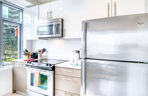 East Cambridge Apartment | Modern Apt with Access to Sky Terrace