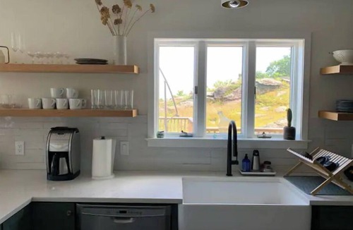Saugerties House | Modern Comfort + Stunning Views