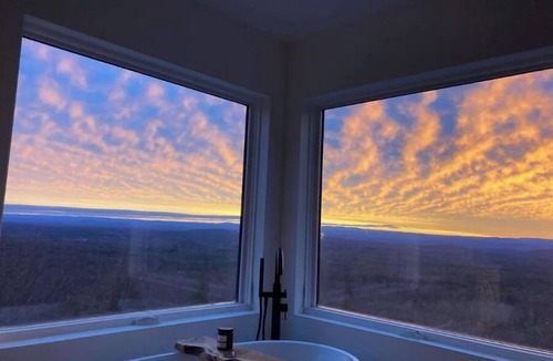 Saugerties House | Modern Comfort + Stunning Views