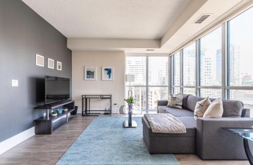 Toronto Entertainment District House | Modern Condo Near CN Tower & Downtown