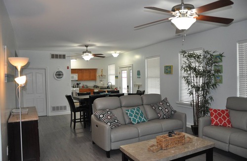 Wildwood Condo | Modern Condo (WIFI & AC) 2 block walk to Boardwalk, Beach & Convention Center!