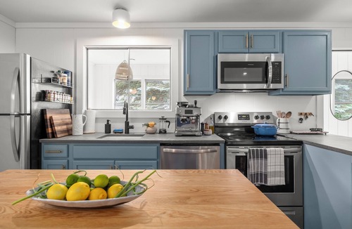 Copake House | Modern Cottage near Robinson Pond