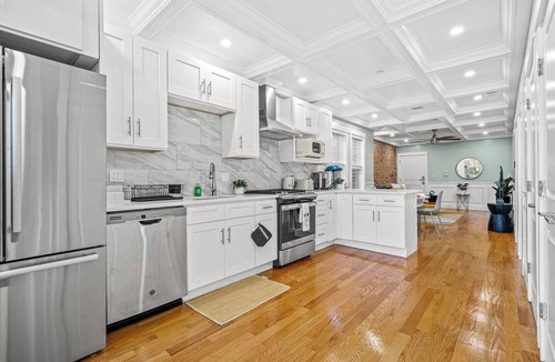 Dorchester Apartment | Modern Cozy 3BR-2BA Apt Near T