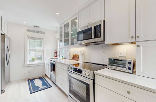 Oak Bluffs Condo | Modern Downtown OB Condo, Stroll to Ferry & Beach