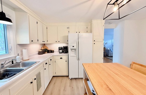 West Yarmouth House | Modern Family Friendly Cape Cod Retreat Outdoor Shower 5 Min to Beach & More