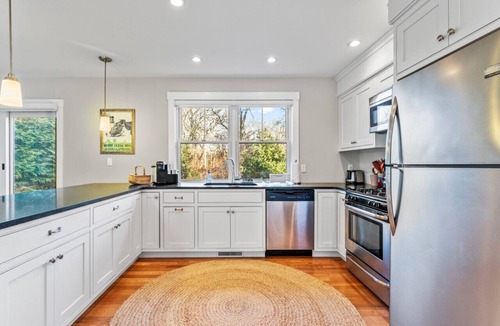 Tisbury House | Modern Family Home Walkable to Town
