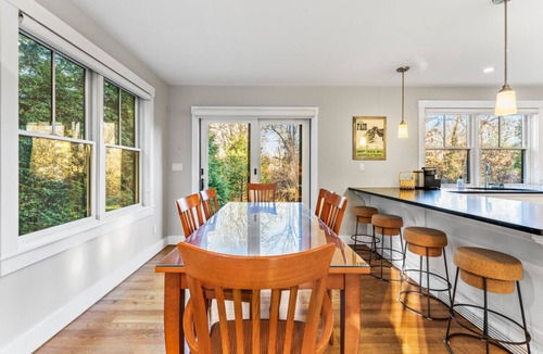 Tisbury House | Modern Family Home Walkable to Town