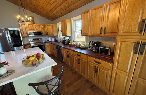 Pocono Summit House | Modern Family Retreat Sleeps 8 Game Room Fire Pit Near Kalahari