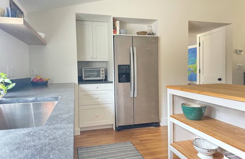 Dublin House | Modern Farmhouse/Cottage in beautiful Dublin with air conditioning