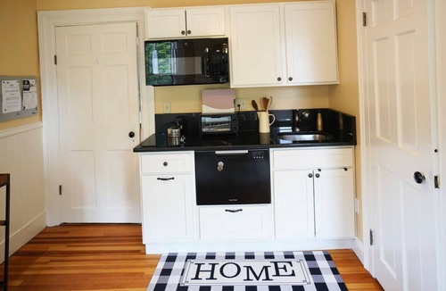 College Hill Apartment | Modern French Vacation Home at Brown