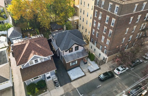 North Bergen House | Modern Full Holiday Home 5BR/3BR 10 Mins NYC Patio Yard & Parking