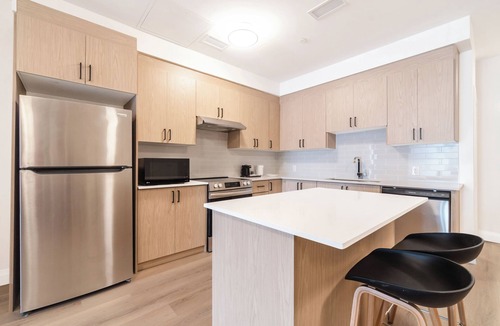 Dean Park Hotel | Modern Fully Furnished 1 Bedroom Apartment Unit 1