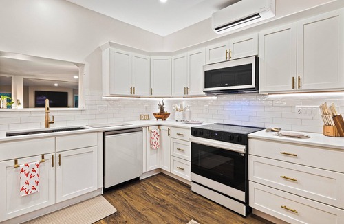 Saco House | Modern Gem on 15 Acres, 5 Mi to Old Orchard Beach!