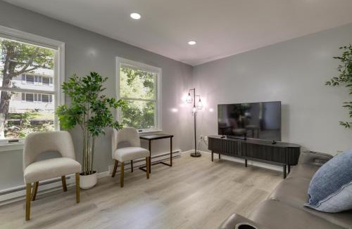 Groton House | Modern Home Minutes to Mystic, Casinos and Ocean