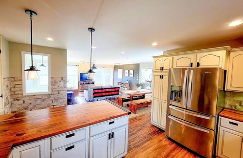 Waterbury House | Modern home, minutes to Waterbury, Stowe, and Sugarbush