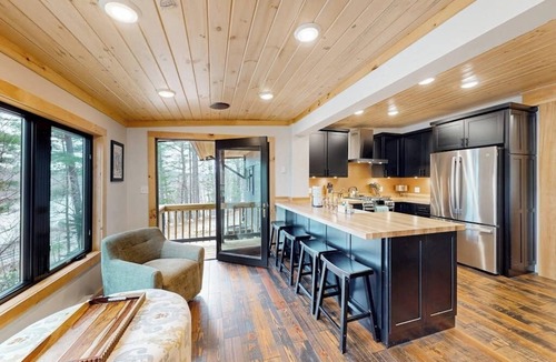 North Creek House | Modern home w/outdoor patio, screened in porch, balcony & peaceful river views
