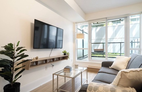 Wellington Place Condo | Modern King West Condo - Patio - Prime Downtown Toronto Location