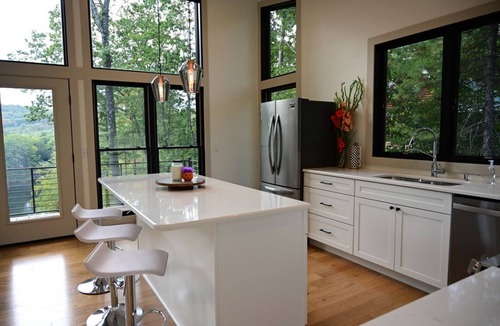 Whitehall House | Modern Lake House with Huge Glass Windows