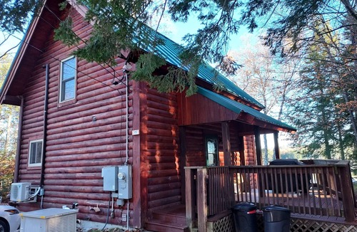 Oakland Cabin | Modern lakeside log cabin on pristine East Pond Oakland Maine's Belgrade Lakes