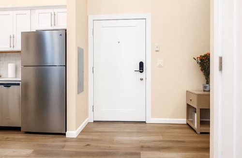 Mill River Apartment | Modern Loft near Yale and Wooster Square + Parking
