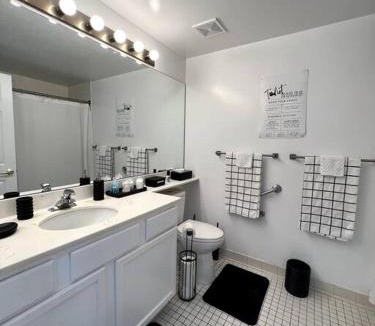 Downtown Apartment | Modern Luxe 1BR Apt in Downtown Stamford