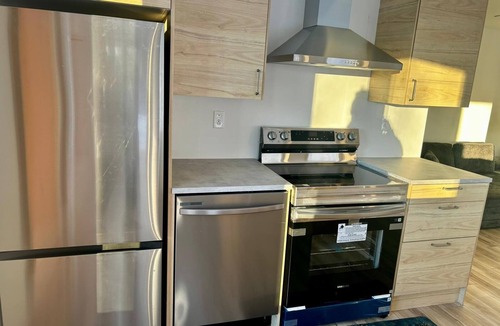Lac-des-Seize-Iles Cottage | “Modern Mountain Retreat with Panoramic Views – 2BR, Sleeps 6, Ski or Retreat