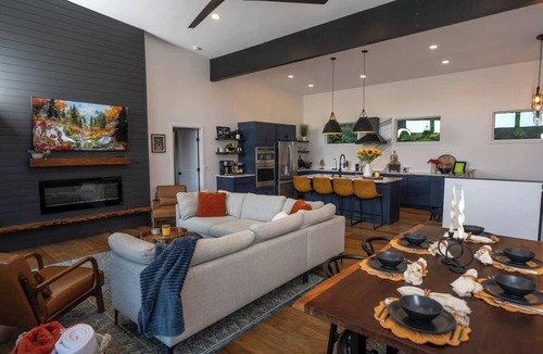 Pownal House | Modern Mountain Retreat Amazing View
