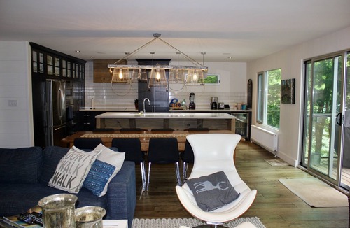 Seguin Cottage | Modern Muskoka Gem with Gorgeous Lake View, Sleeps 10 -Minimum Stay 28 days