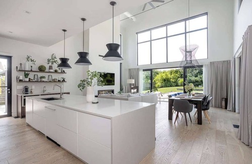 Middletown House | Modern new home by Golf Course