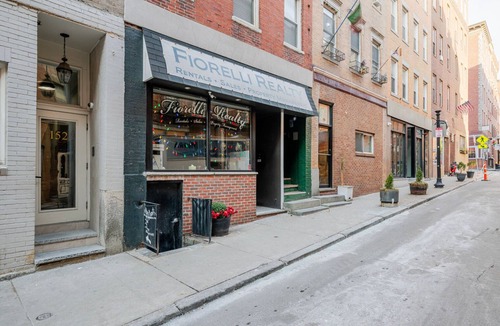 North End Apartment | Modern North End 2BR w/W/D on Salem St., near dining, by Blueground