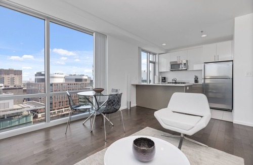 East Cambridge Apartment | Modern One Bedroom in Kendall Square