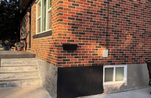 Guelph Apartment | Modern Private 2-BR Guest Suite l Free Parking I Self Check in!