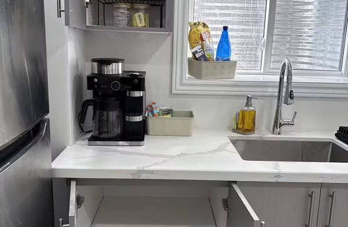 Halton Regional Municipality Apartment | Modern Private Basement Suite in Milton