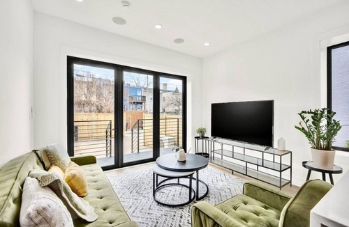 Truxton Circle Apartment | Modern & Private Getaway Minutes to Capitol Hill!