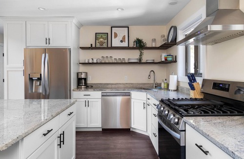 Waitsfield House | Modern Retreat with Apartment and Mountain Views!