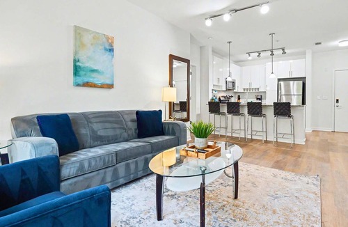 Downtown Apartment | Modern Stamford Stay Near Dining & Train