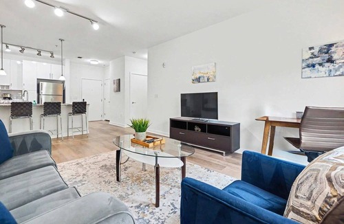 Downtown Apartment | Modern Stamford Stay Near Dining & Train