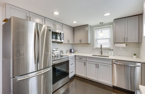 Plymouth Cottage | Modern Terryville Cottage w/Deck & Lake View!