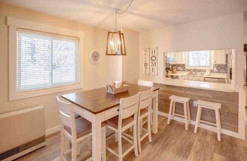 North Woodstock House | Modern Townhome- Walk to Brewery