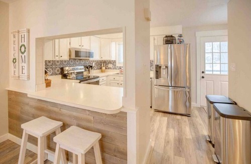 North Woodstock House | Modern Townhome- Walk to Brewery