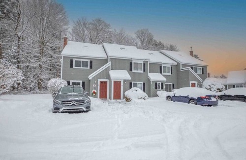 North Woodstock House | Modern Townhome- Walk to Brewery