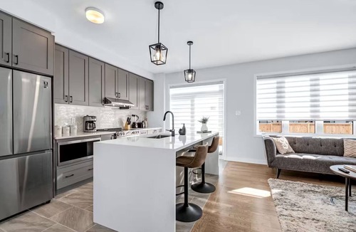 Cardinal Creek House | Modern Townhouse for Families | Game Room, 2 Parking Spots, 20 Min to Downtown