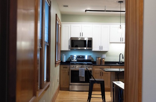 Rochester Apartment | Modern Vibes in the 19th Ward