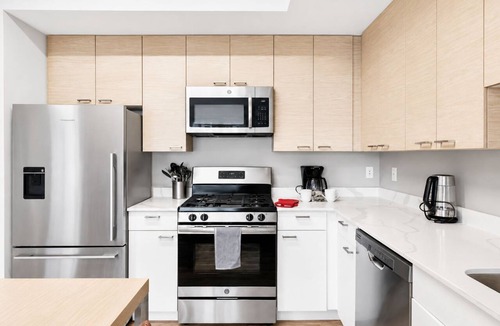 Stamford Apartment | Modern Waterfront Apt in Harbor Point