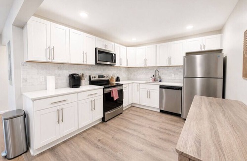 West New Haven Apartment | Modern Westville Nest Near Yale with Parking