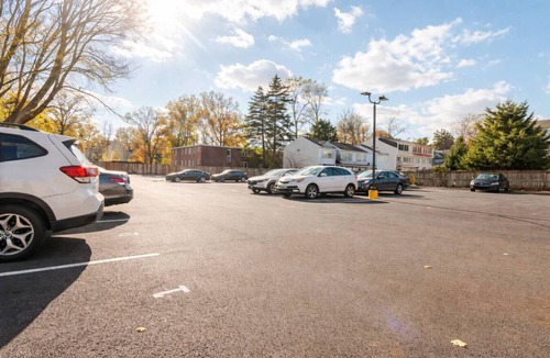 West New Haven Apartment | Modern Westville Nest Near Yale with Parking