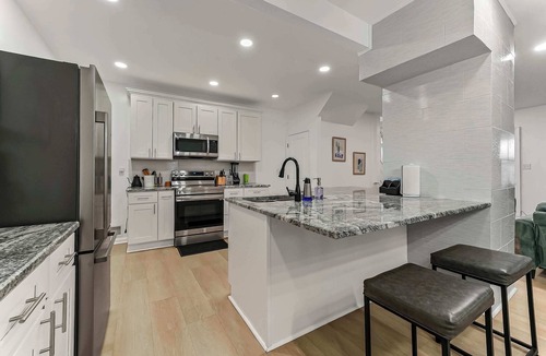 Wilmington House | Modern Wilmington Retreat | FREE Parking