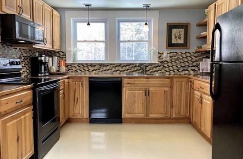 Troy House | Monadnock 4-Bedroom Charmer by Cheshire Rail Trail