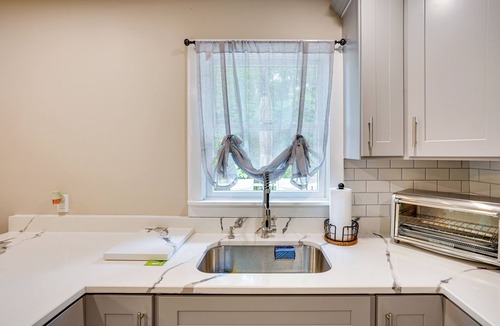 Monterey Cottage | Monterey Haven < 1/2 Mi to Lake Garfield w/Kayaks