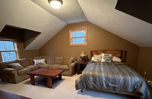 West Dover Cabin | Moose Head Lodge Located 5 Minutes from Mount Snow!